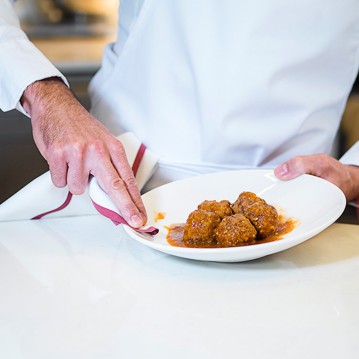 Pano de Cozinha em Rolo Branco com Vermelho 40x64cm Roll Drap Rolo de 10un